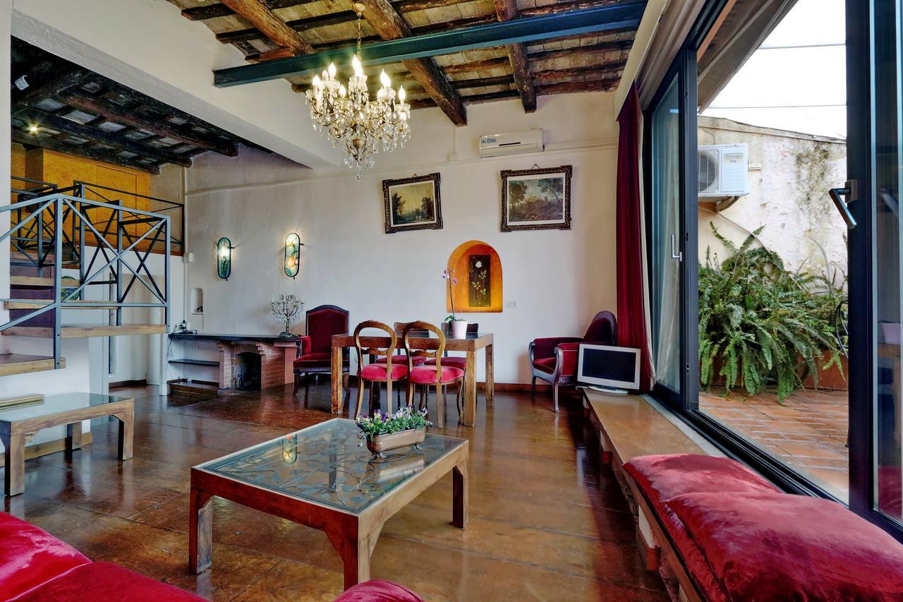 Vicolo Del Bologna Terrace Loft Apartment